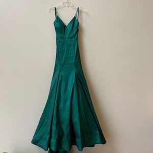 B Darlin Green Bow-Back Trumpet Prom Dress